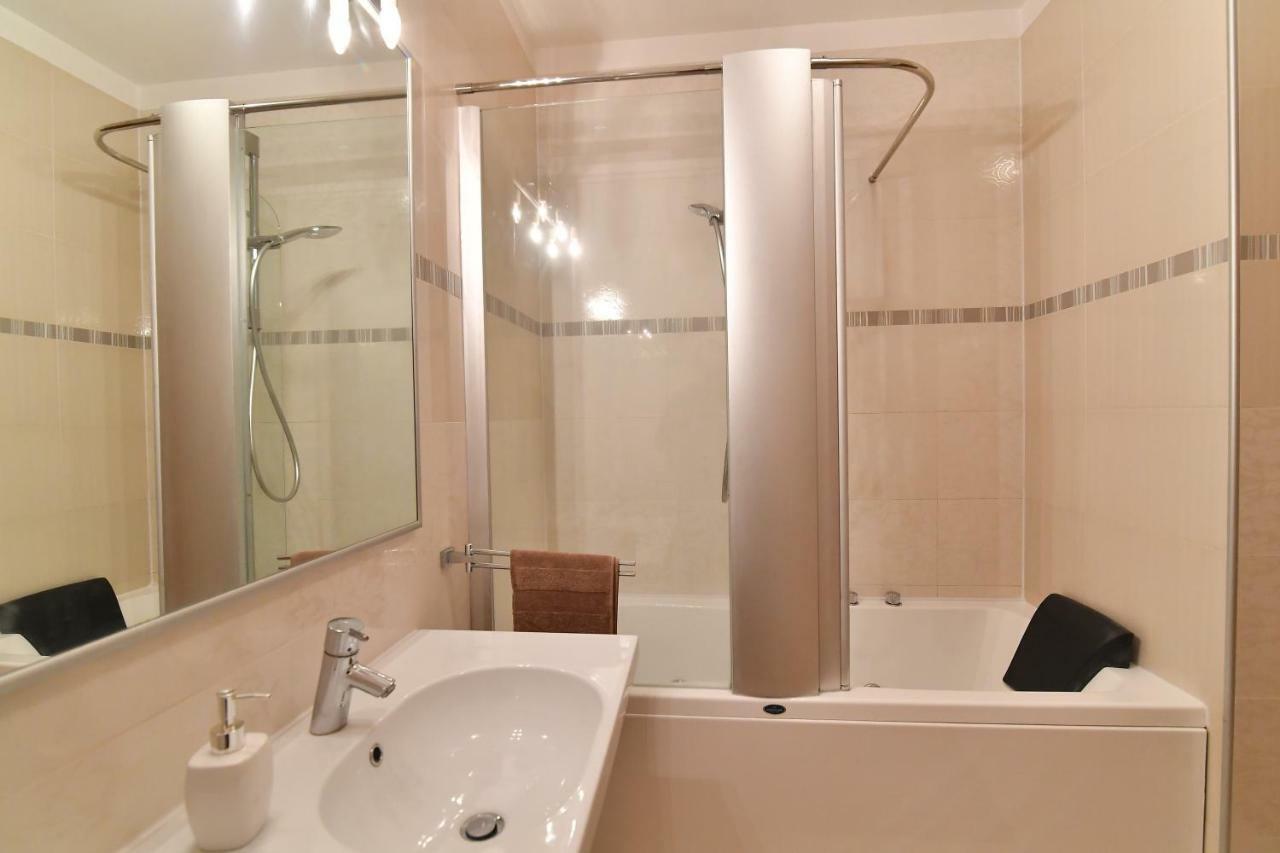 City Penthouse Vita พูลา ภายนอก รูปภาพ