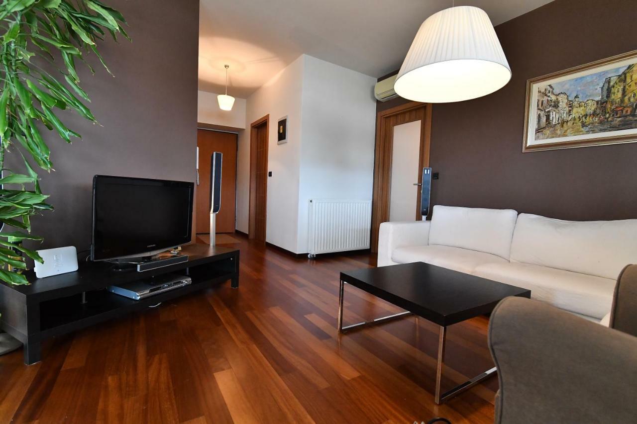 City Penthouse Vita พูลา ภายนอก รูปภาพ