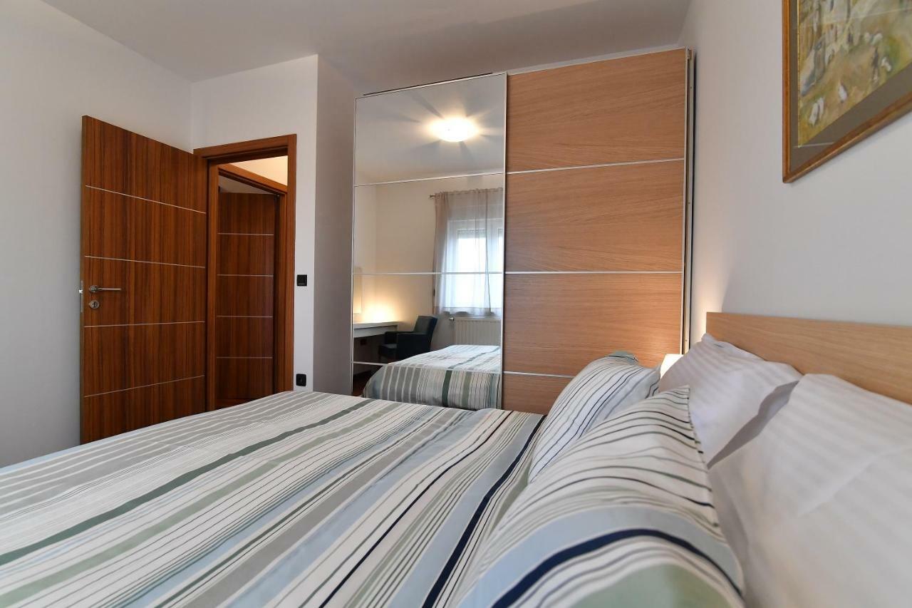 City Penthouse Vita พูลา ภายนอก รูปภาพ