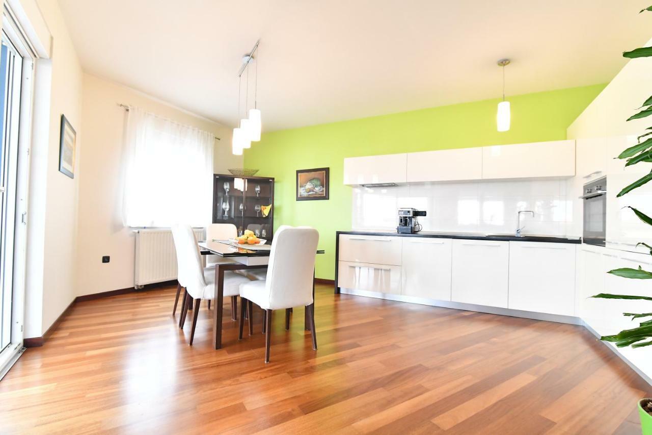 City Penthouse Vita พูลา ภายนอก รูปภาพ